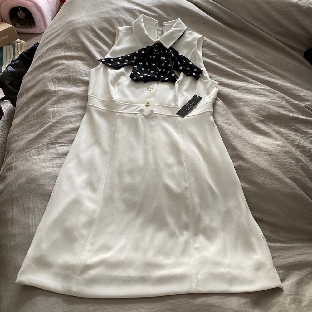 NWT Tahari Sleeveless dress